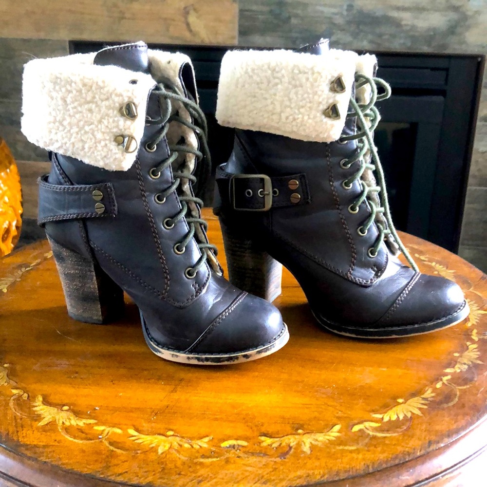 Chinese Laundry booties w 3 inch heel size 6.5